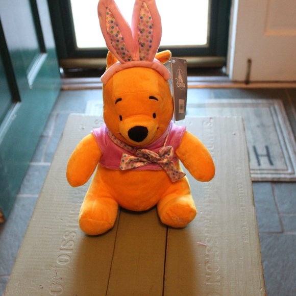Disney Easter Bunny Winnie the Pooh - Picture 1 of 3